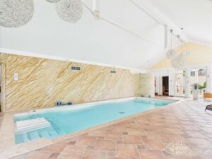 Schwimmbad (2)